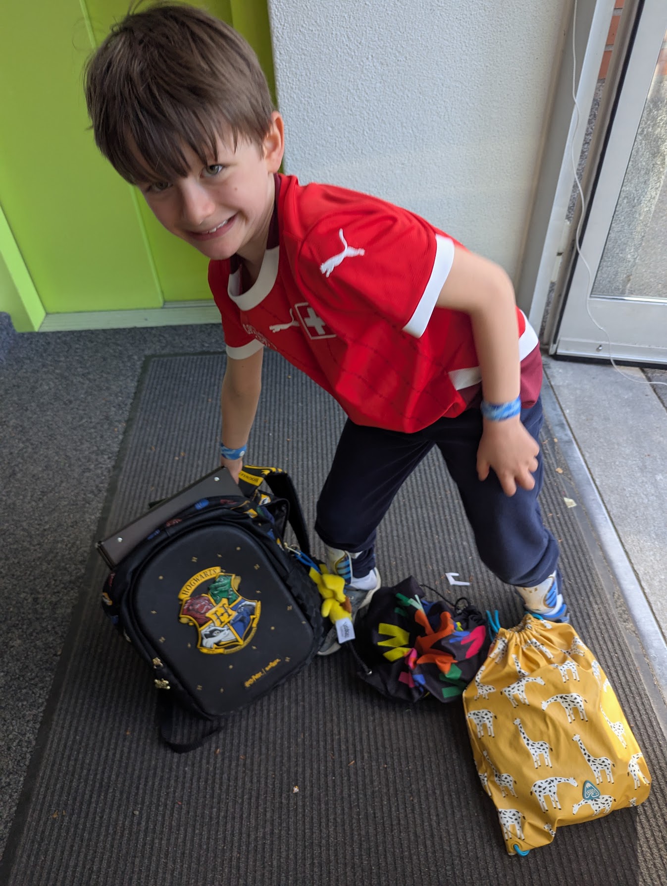 Alessandro learns a few languages