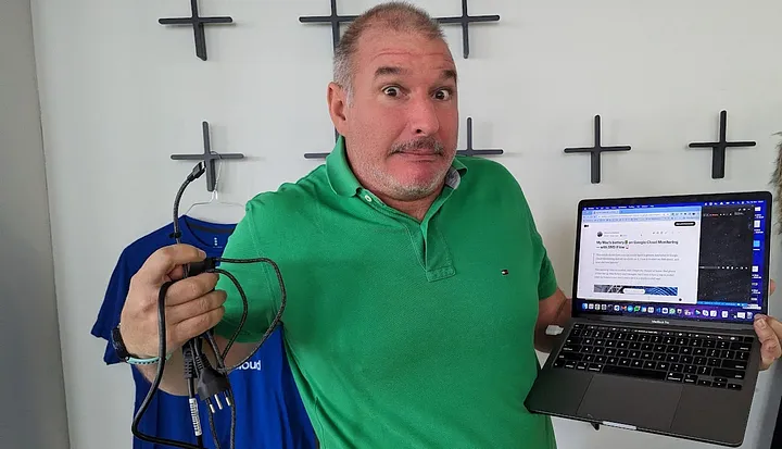 plug it to have battery or unplug it to see a nice graph?